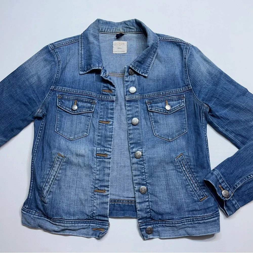 J. Crew Blue Jean Trucker Jacket Womens Size Small Classic Stretch Denim